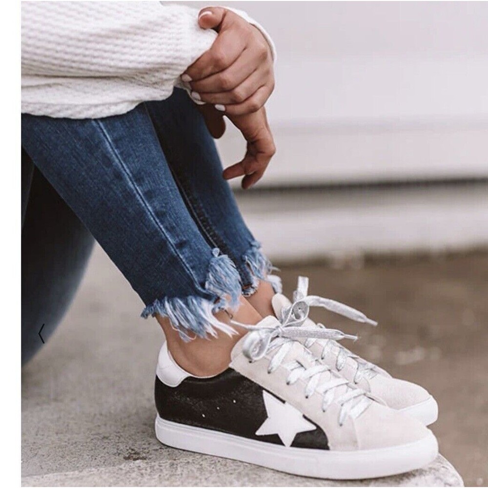 Nature Breeze Women’s Sneakers. Size 6, LSHE147